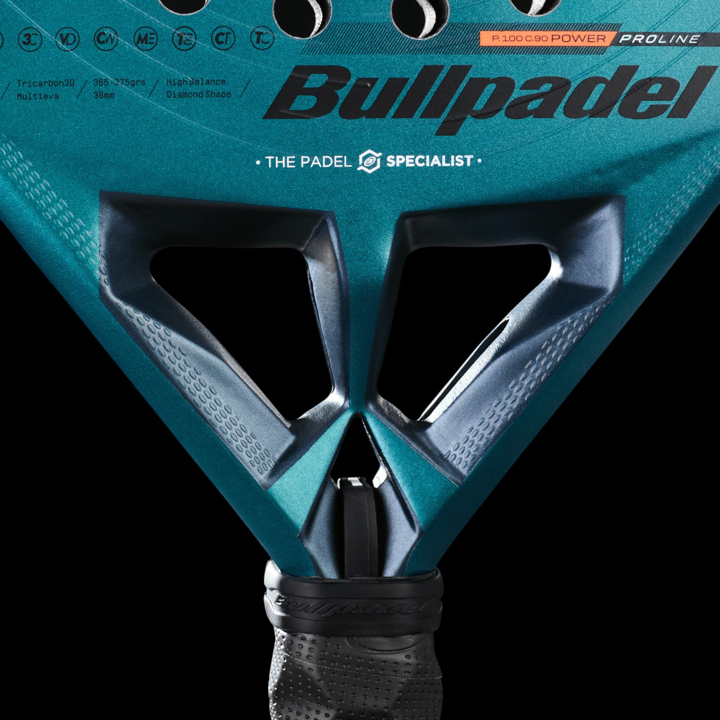 Pala Bullpadel Hack 04 2025 by Paquito Navarro